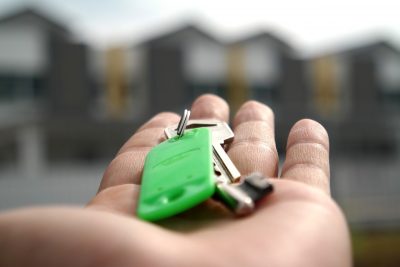 over 1 in 10 people in the UK have multiple properties wherease 4 in 10 have none